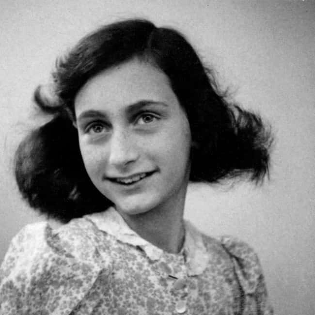 Amsterdam: Private Anne Frank and Jewish History Tour - Tracing the Jewish Quarter: from refuge to persecution
