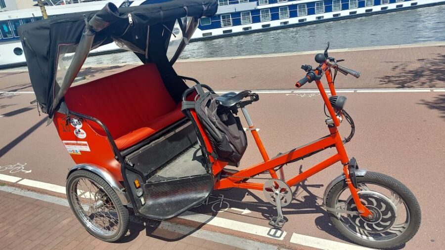 Amsterdam: Private City Highlights Tour by Rickshaw - Nieuwmarkt and Rembrandtplein: The “Everyday City” Beat