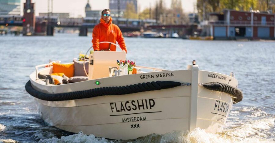 Amsterdam: Private Cruise with Drinks & Pizza or Burger - The Simple Flow Onboard: From Dock to Canal to Back Again