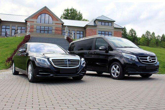Amsterdam Private Departure Transfer to AMS Schiphol Airport - Hotel Pickup in Amsterdam: How the Driver Finds You