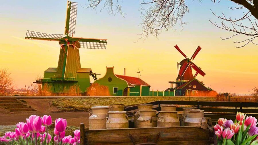 Amsterdam: Private Tour Giethoorn, Zaanse Schans Local Guide - From Amsterdam pickup to Zaanse Schans: what you’re actually doing for 3 hours