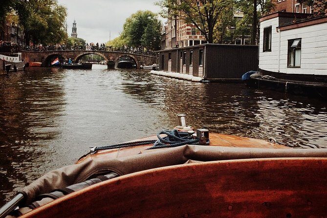 Amsterdam Private Walking Tour of Famous Painters - A 3-hour painters route that walks you into the Golden Age