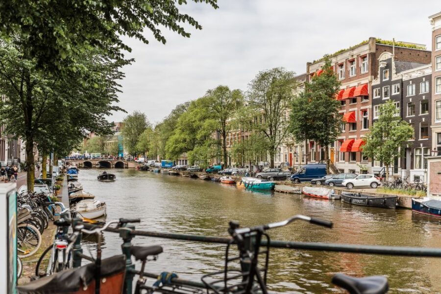 Amsterdam: Private Walking Tour of Jordaan & De 9 Straatjes - Your guide match: the real secret to making it feel worth it