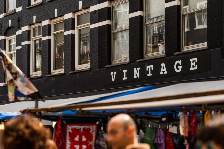 Amsterdam: Private Walking Tour of Jordaan & De 9 Straatjes - The 3-hour flow: where the tour starts and how it moves