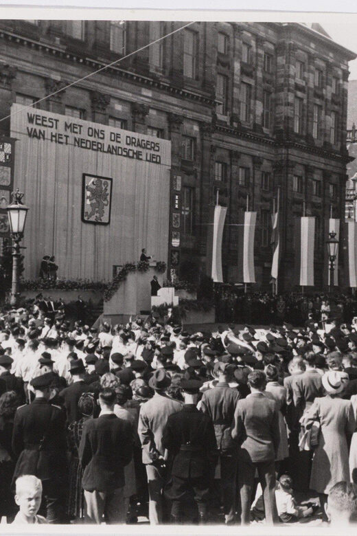 Amsterdam: Private World War Two History Walking Tour - The winter of hunger and the reality of survival