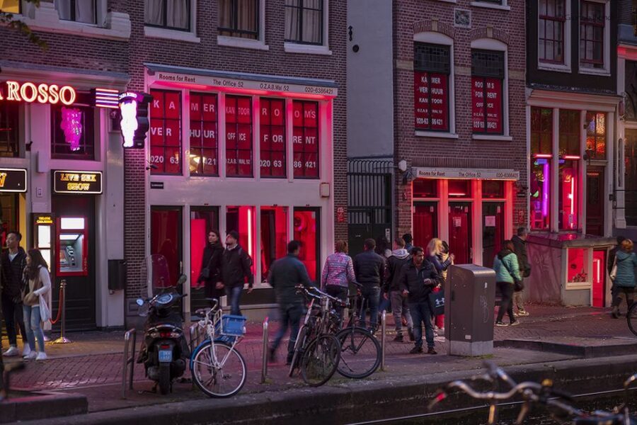 Amsterdam: Red Light District and Coffeeshop tour - Who should book this Red Light District and coffeeshop tour