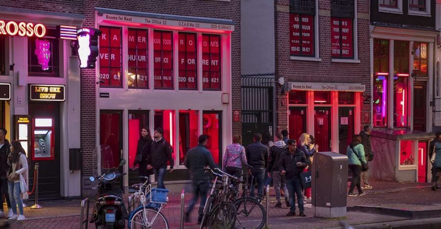 Amsterdam Red Light District and Old Town Walking Tour - Narrow Streets and City Oddities You Can’t Learn by Wandering