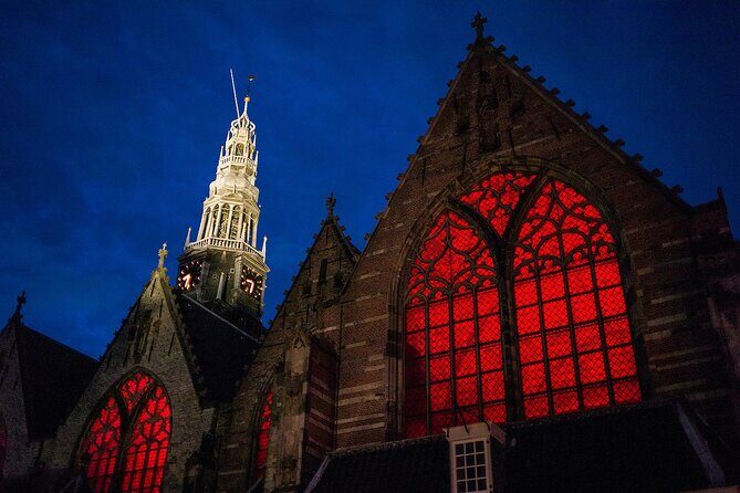 Amsterdam: Red Light District & City Tour (Private tour) - Nieuwmarkt and de Waag: history, insider tips, and a ’70s peep show look
