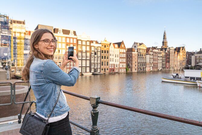 Amsterdam: Red Light District & City Tour (Private tour) - Amsterdam Centraal: photo time, plus a reality check