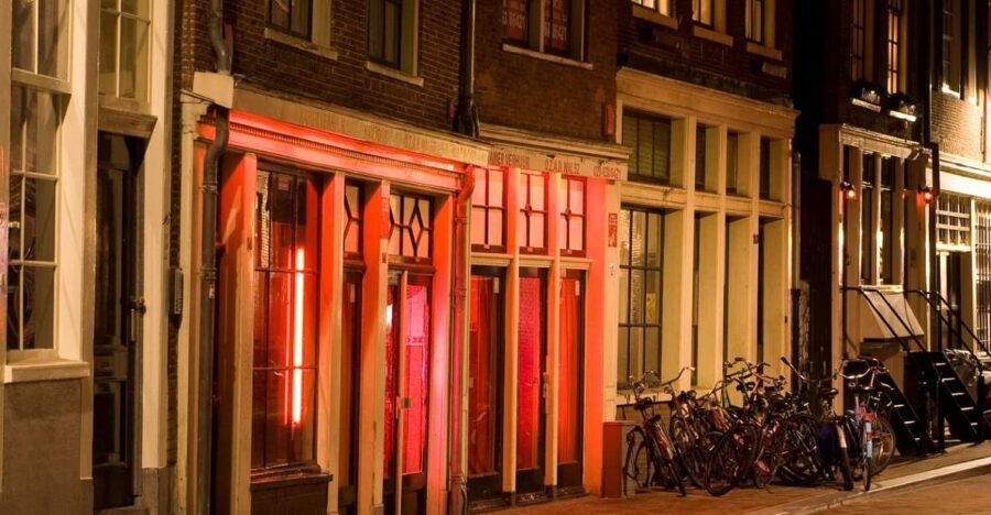 Amsterdam Red Light District tour with a local guide - Napoleon-era clues and medieval street history you can spot while walking