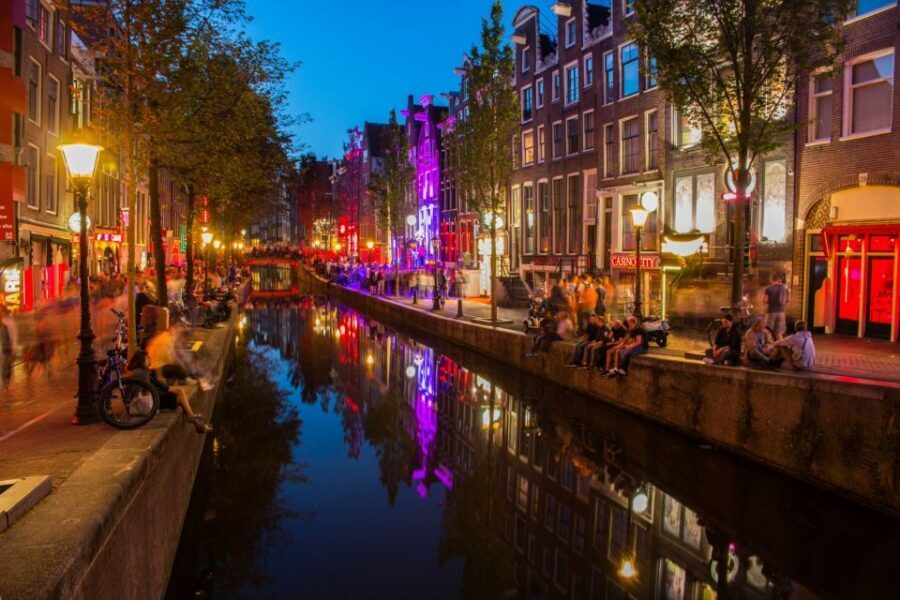 Amsterdam: Red Light District Walking Tour - Entering Amsterdam’s Red Light District with a local guide