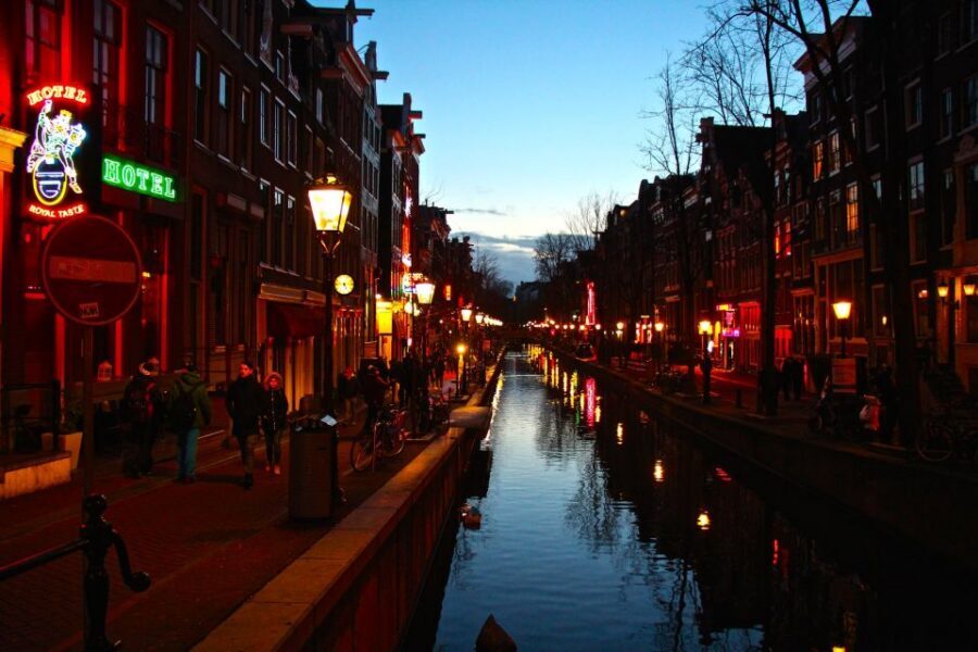 Amsterdam: Red Light District Walking Tour - Price and value: is $33 worth it?