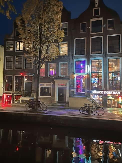 Amsterdam: Red light tour in German/English for groups of 4 people or more - Where the tour starts: St. Nicolas Church by Amsterdam Centraal