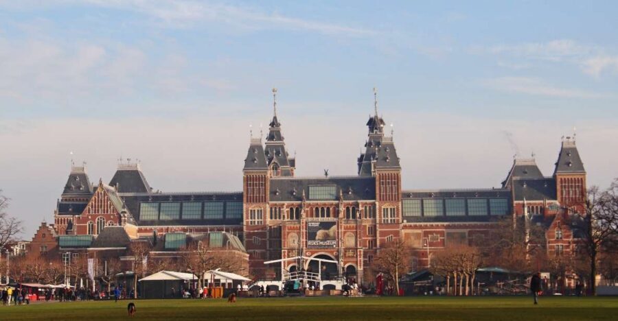 Amsterdam: Rijksmuseumtour incl. Ticket German or English - Rijksmuseum in 90 minutes: how they focus the big stuff