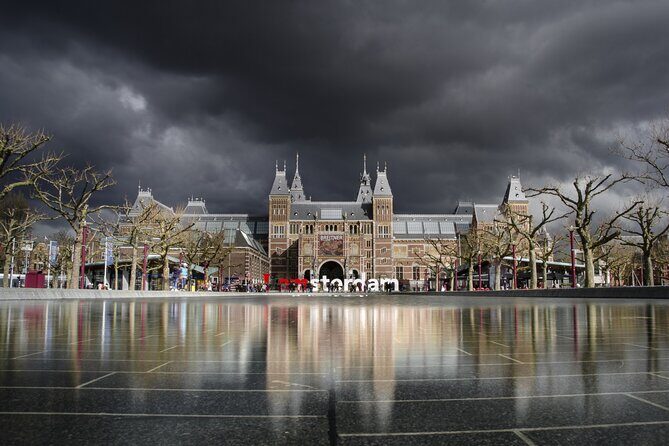 Amsterdam Scavenger Hunt and Highlights Self Guided Audio Tour - How the World City Trail app keeps the hunt moving