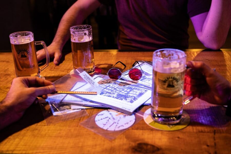 Amsterdam: Self-guided Red Light District Pub Crawl Mystery - A self-guided Red Light District mystery with pub-crawl timing