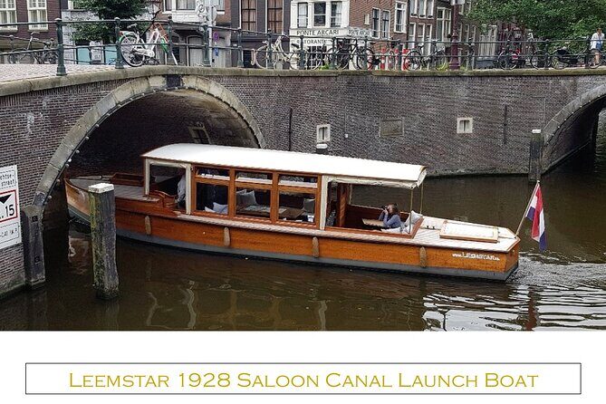 Amsterdam small-group canal cruise in 1920s saloon boat - The captain’s storytelling: turning canal views into a guided route