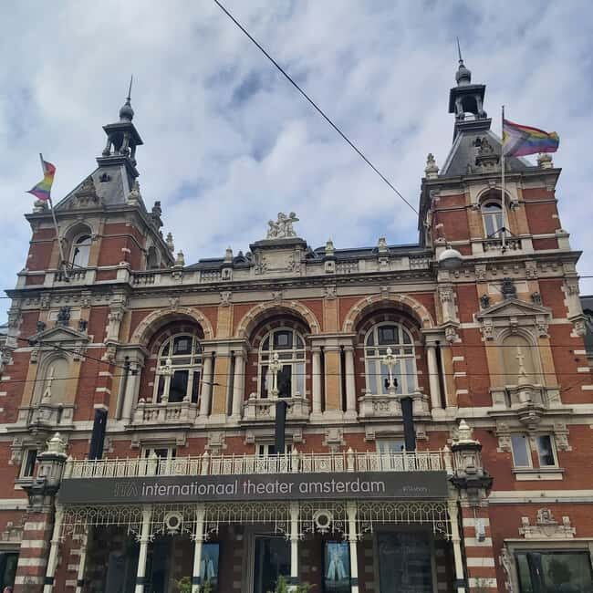 Amsterdam: Spanish Tour Unmasking the Redlight District - Photo stops that help you read the neighborhood (He Hua Tempel and a secret moment)