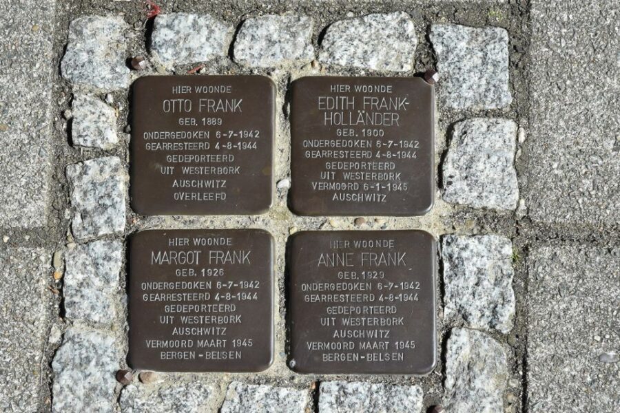 Amsterdam: The Life of Anne Frank Walking Tour - Walking from Merwedeplein 61: where the story starts in Amsterdam South