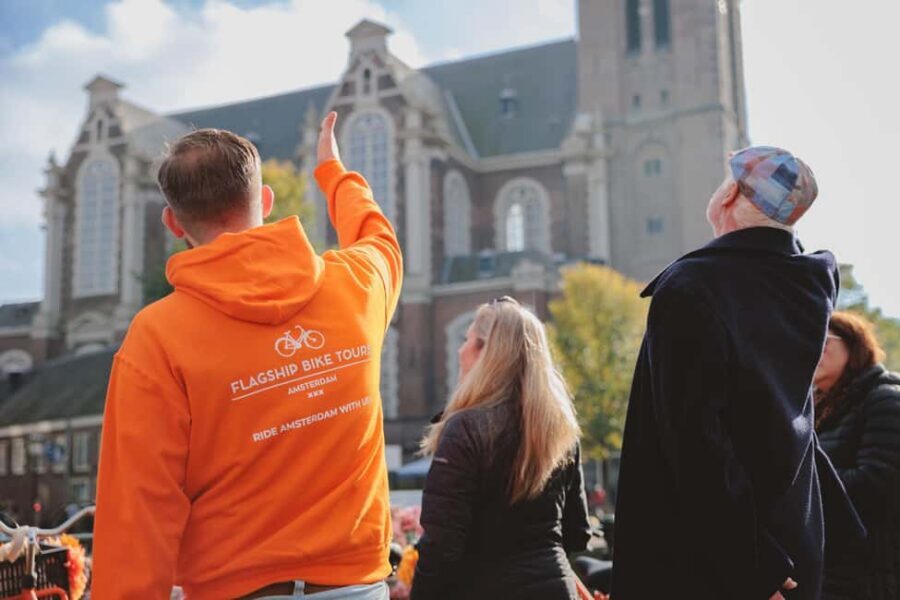 Amsterdam: Top Highlights Guided Bike Tour EN/DE/ES/FR/IT/CN - Bikes and Group Size: Why 90 Minutes Feels Manageable