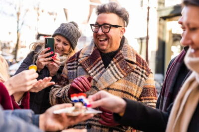 Amsterdam: Ultimate Amsterdam Food Tour - Café De Zwart: the brown café stop with apple pie and coffee