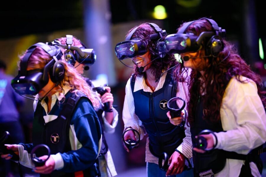 Amsterdam: Ultimate VR Experience: 60 minutes - A’DAM VR on Overhoeksplein: what your 60 minutes covers