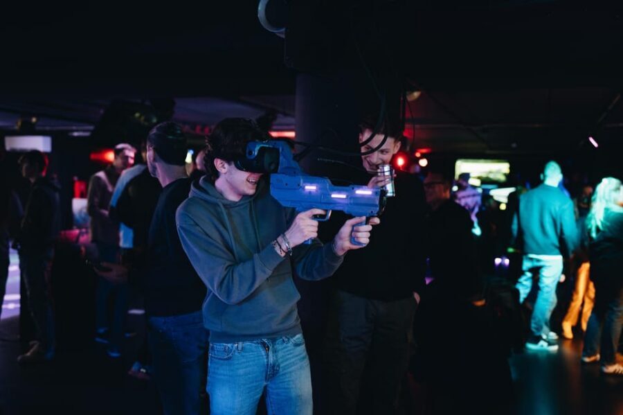 Amsterdam: Ultimate VR Experience: 60 minutes - After the Fall: team play with bigger threats