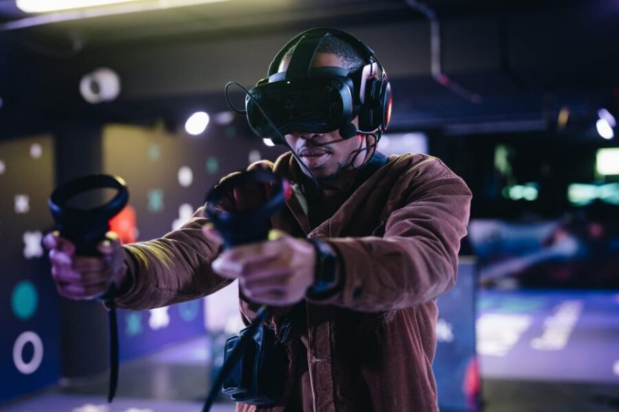Amsterdam: VR Game Park Free-Roaming Experience - What makes it feel friendly in real life