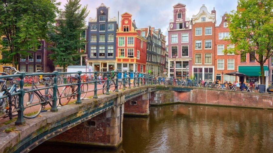 Amsterdam Walking Tour with a Local - A Local Friend for Your First (and Second) Amsterdam Walk