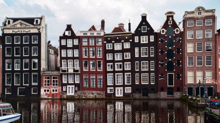 Amsterdam Walking Tour with a Local - Top Attractions as Orientation, Not a History Lecture