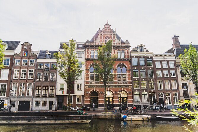 Amsterdam Walking Tour with Cheese Tasting - Zuiderkerk, Begijnhof, and Dam Square: three very different moods
