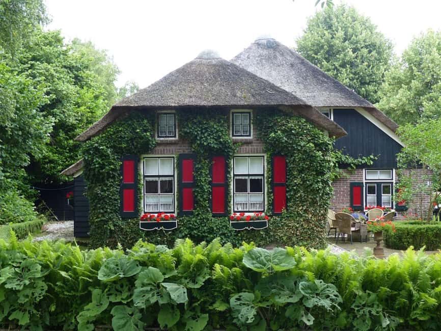Amsterdam: Zaanse Schans and Giethoorn Guided Combo Tour - FAQ