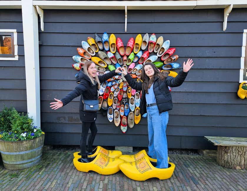 Amsterdam: Zaanse Schans windmills & Volendam Guided Tour - What to bring so the day feels easy