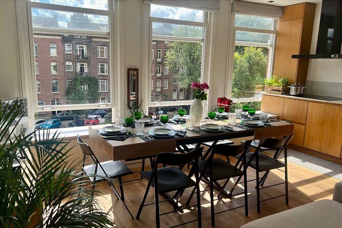 Authentic Italian Dinner in Cozy Canal Home in Amsterdam - A canal-view dinner that feels like someone’s real life