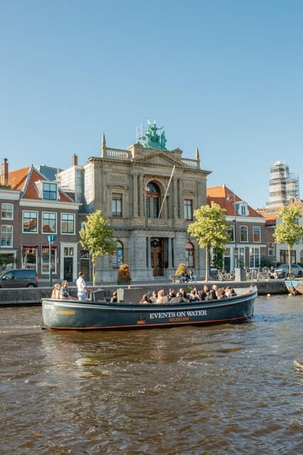 BBQ on Board Haarlem Cruise - A cozy way to do Haarlem: canals + dinner in one ticket