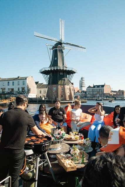 BBQ on Board Haarlem Cruise - Meeting at Nieuwegracht 80 and boarding the evening plan
