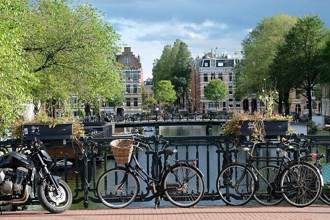 Bruges Tour from Amsterdam - A 12-hour day trip built around Bruges’ UNESCO old town