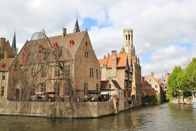 Bruges Tour from Amsterdam - The coach ride: comfortable bus, but count on the drive