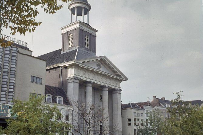 Castles, Canals and Good Folk: A Self-Guided Audio Tour of Utrecht - Starting at Hoog Catharijne P5: Getting Oriented Without Stress