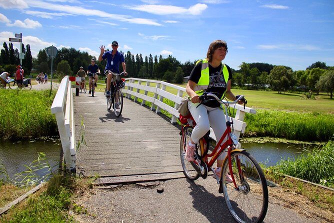 Countryside Fishermen Villages & Cheese E-bike Tour - Stop 4: Sint Nicolaaskerk area and the Waterland “postcard” effect
