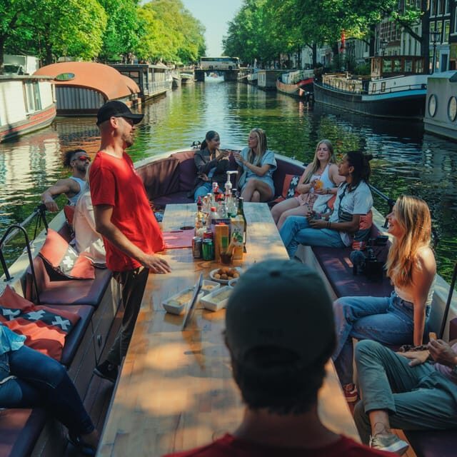 COZY AND FUN CANAL TOUR: A UNIQUE JOURNEY THROUGH AMSTERDAM - Drinks Upgrade: When the Optional Package Makes Sense