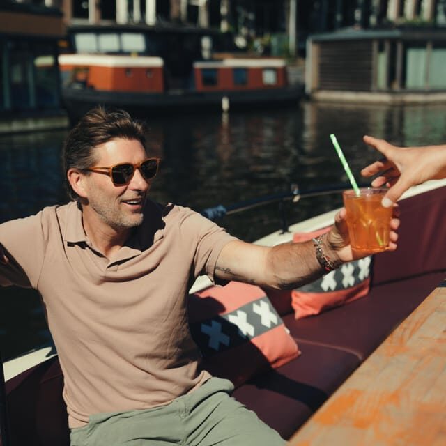 COZY AND FUN CANAL TOUR: A UNIQUE JOURNEY THROUGH AMSTERDAM - What to Bring and What to Remember Before You Go