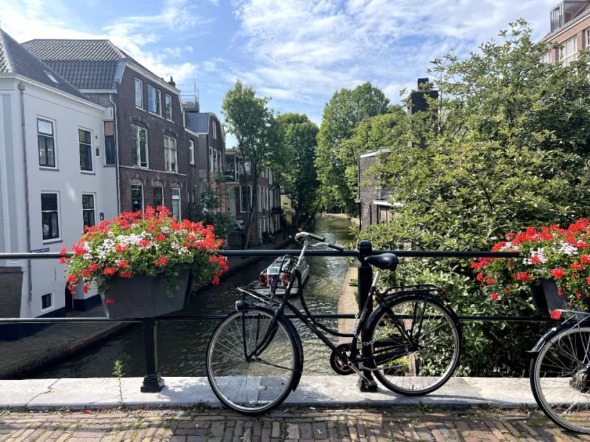 Cultural and Historical Audio Guided Walking Tour of Utrecht - Paushuize and Huis Zoudenbalch: monumental buildings, explained as you pass