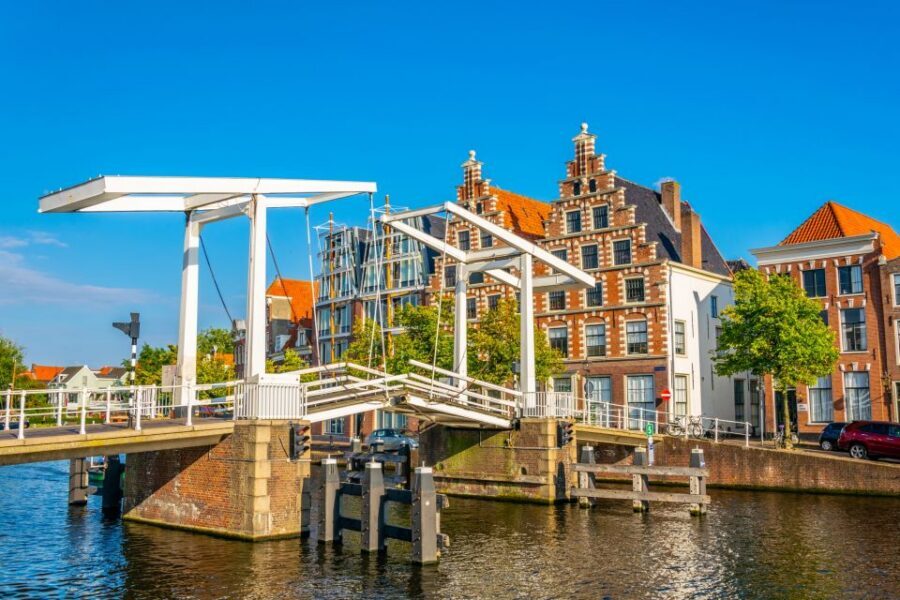 Cultural & Historical Audio selfguided walk tour of Haarlem - A 2-Hour Self-Guided Audio Walk Through Haarlem’s Old Center