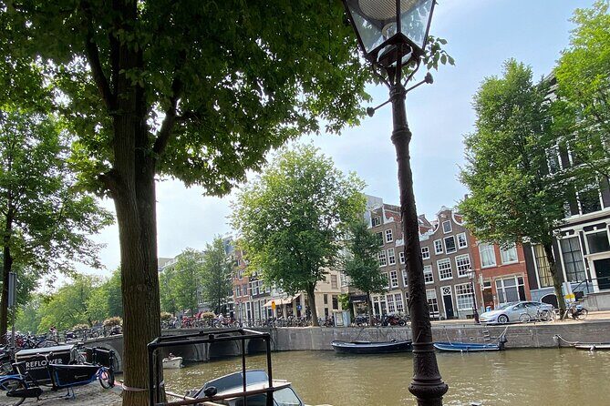 CULTURE with bite, culinary city tour - Neue Kerk and the National Monument: short stops with clear orientation