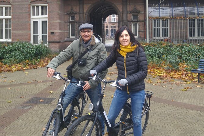 Daily group bike tour in Spanish. - Vondelpark: biking through Amsterdam’s biggest pause button