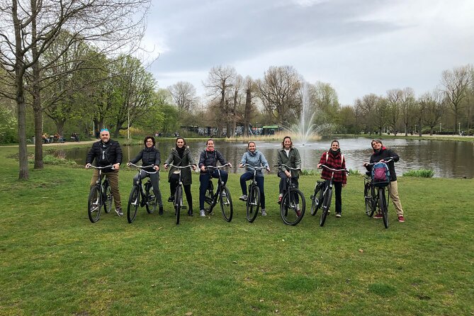 Daily group bike tour in Spanish. - Proeflokaal ’t Blauwe Theehuis: a casual break in the middle