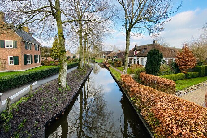 Day Tour Giethoorn, Afsluitdijk and Zaanse Schans with Boat Cruise - What to Pack for a Smooth Day: Weather, Comfort, and Photo Time