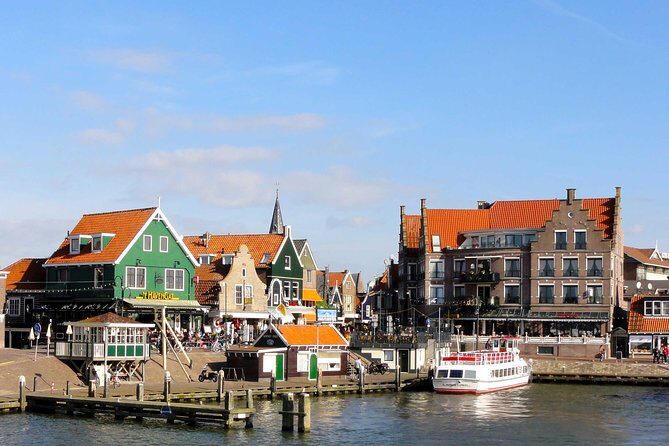 Day Trip from Amsterdam to Zaanse Schans Windmills and Volendam - Volendam: timber houses, fishing streets, and real browsing time