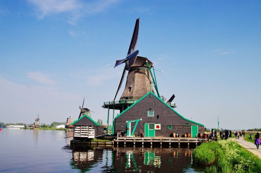 Day Trip to Zaanse Schans, Volendam and Marken - Cheese and stroopwafels: the optional stops that feel genuinely useful